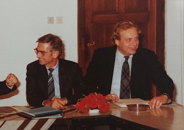 Foto met Herbert als bestuurslid van de LSV in oktober 1984 in de Overcinge te Havelte.